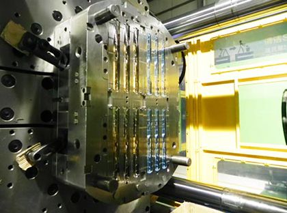 Moulage par injection plastique 2K