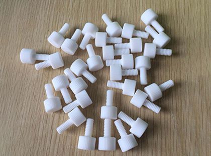 Usinage CNC de pièces plastiques