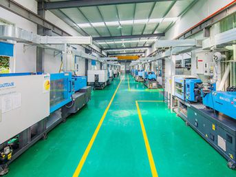 Atelier de moulage par injection plastique