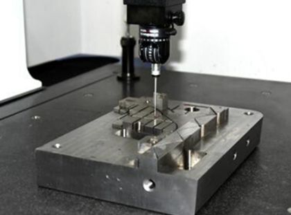 contrôle de la qualité des composants du moule